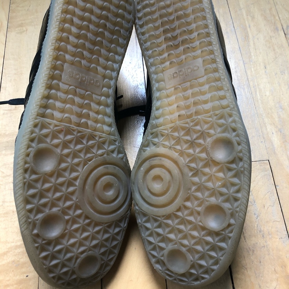 Men’s leather Adidas 9.5